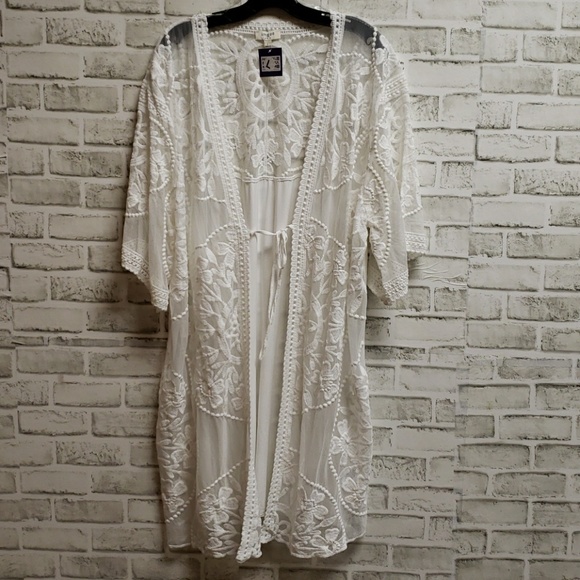 Umgee Sweaters - SOLD NWT Floral medallion lace kimono